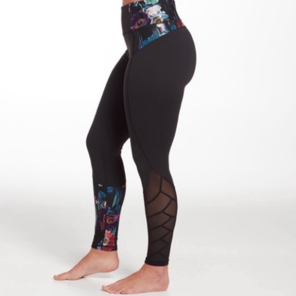 Calia by Carrie Underwood Black & Floral Leggings